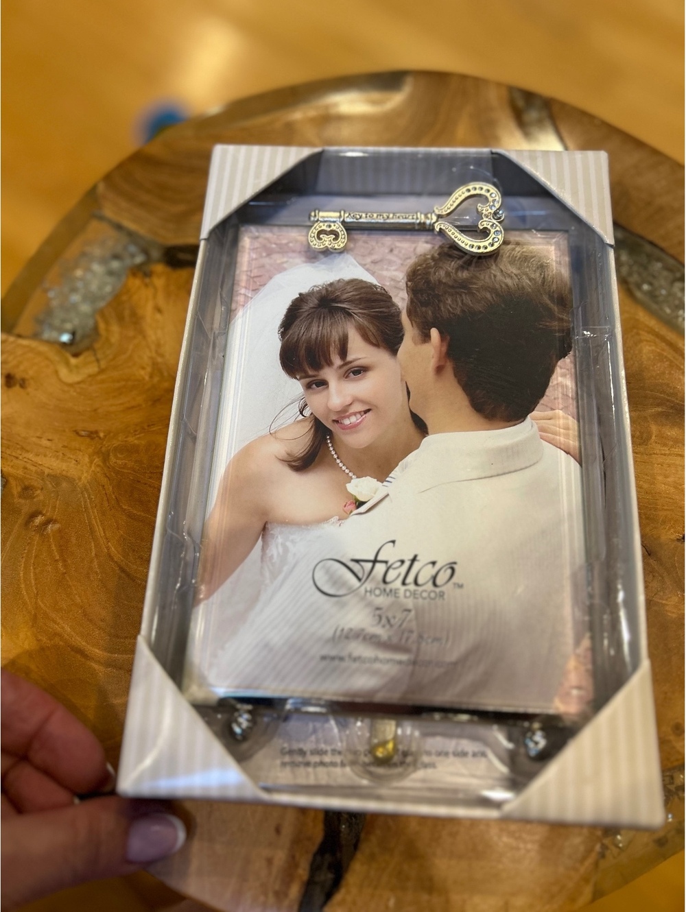 Fetco Home Decor Wedding Photo Frame with Key to My Heart Accent